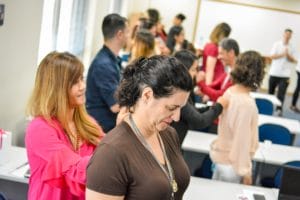 alfapeople apoia evento outubro rosa e reune dezenas de mulheres em combate ao cancer de mama