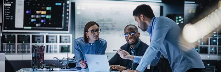 Roteiro estratégico para aplicar IA na manufatura: da prontidão ao ROI