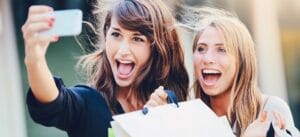 Revolutionieren Sie die Kundenerlebnisse im Retail Header2