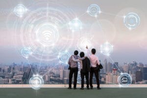 hvem i organisationen traekker rejsen i skyen i langdrag og hvorfor