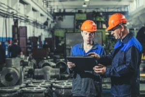 Microsoft Dynamics 365 Field Service, solución integral que permite a las compañías transformar sus operaciones de servicio conectando personas, lugares y dispositivos, para brindar experiencias centradas en el cliente.​